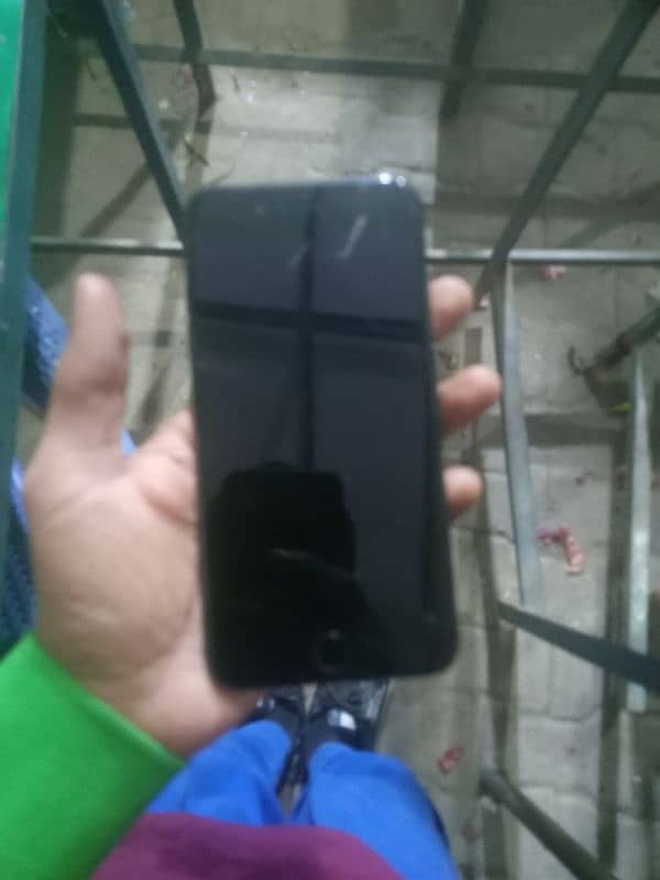 iPhone 7 plus board short hai non PTA Rs 10000 4