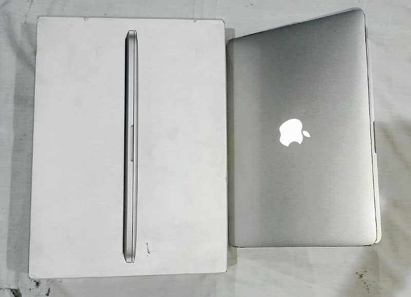 Macbook Pro 2015 13-inch 10/9 Condition 0