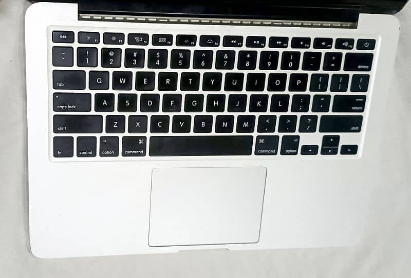 Macbook Pro 2015 13-inch 10/9 Condition 1