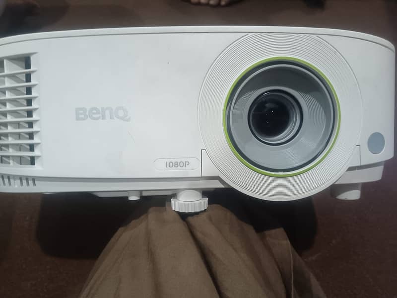 EH600 | 3500AL 1080P Android Wireless Smart Projector 13