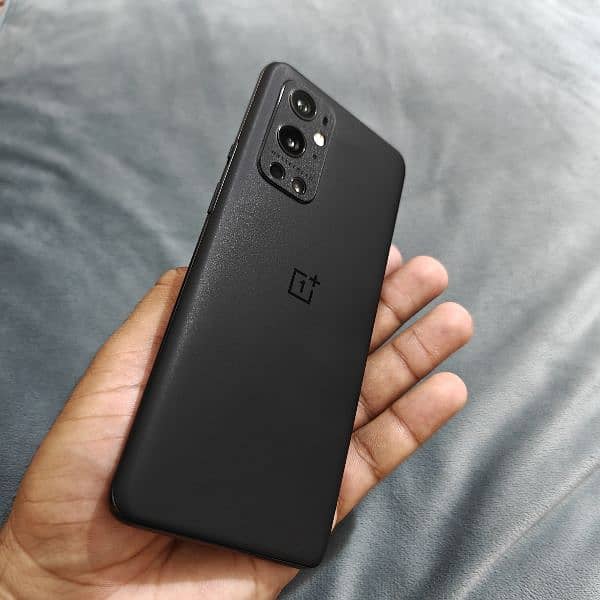 OnePlus 9 Pro - 12GB 256GB Lush Condition 9