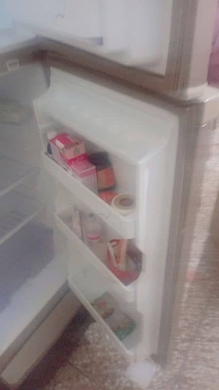 Refrigerator Medium size 3