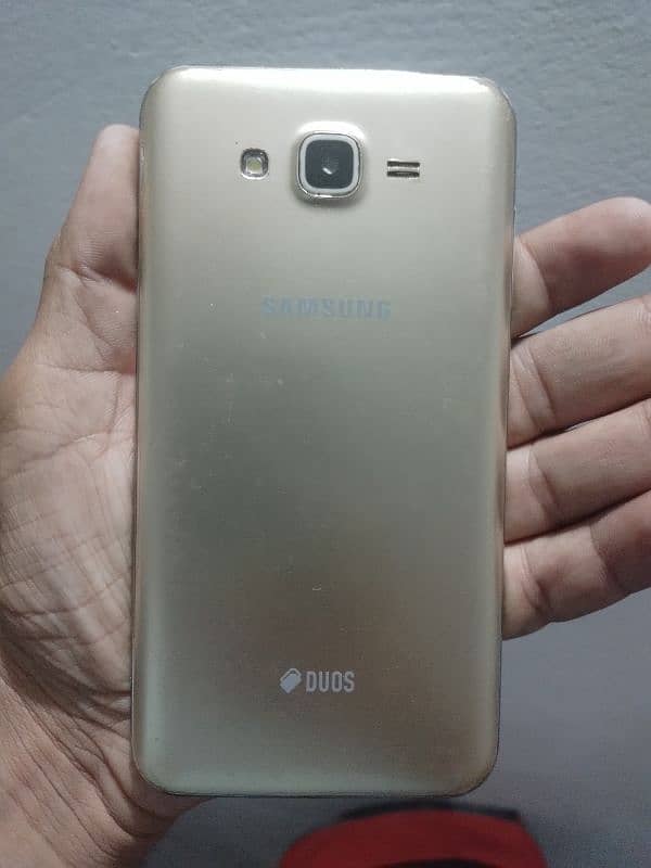 Samsung galaxy j7 with box 7