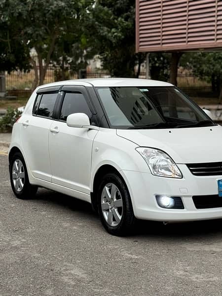 Suzuki Swift 2018 DLX 1.3 navigation 12