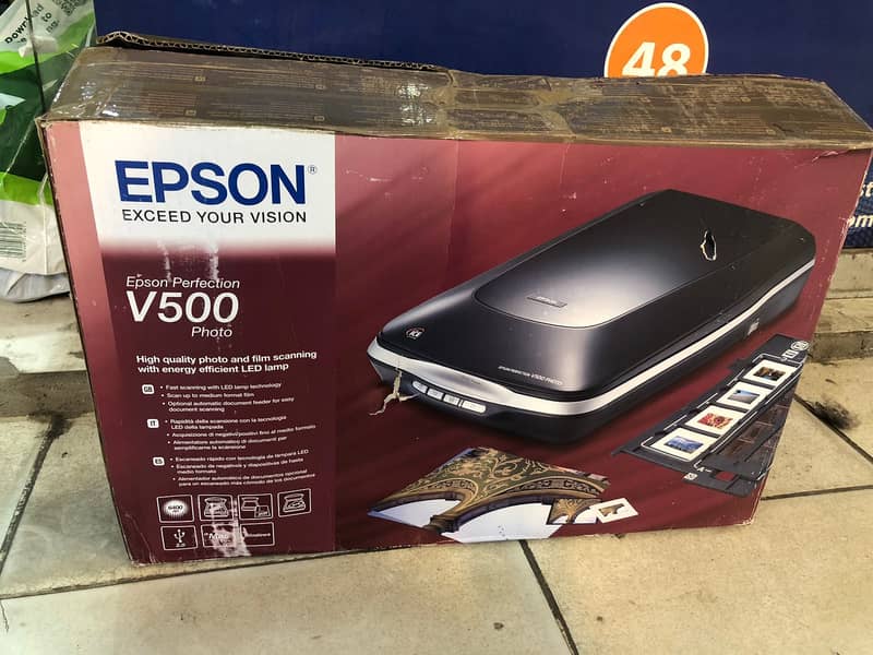 EPSON Perfection V500 Photo  and documents Scanner 0