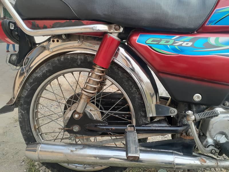 CD 70 motorcycle good condition 2