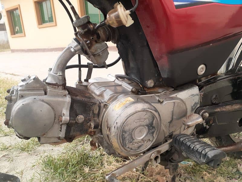 CD 70 motorcycle good condition 7