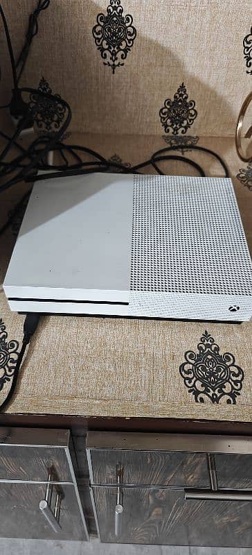 xbox one s 1TB 1