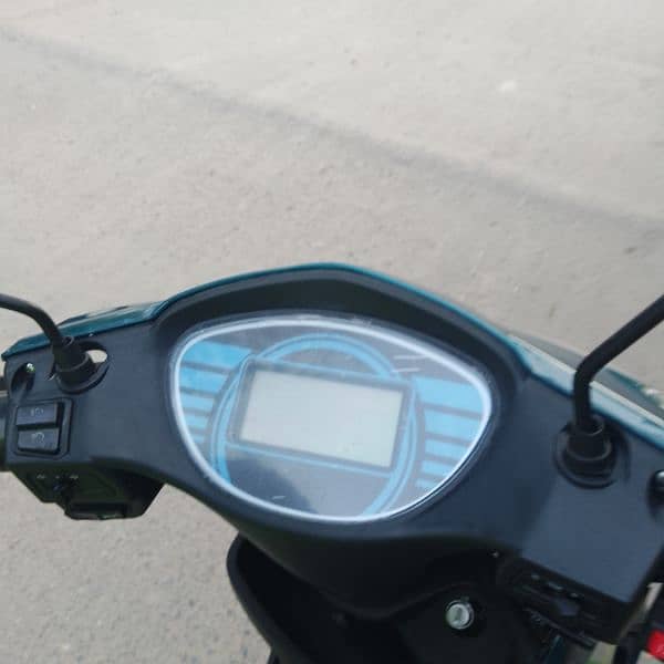 Electric scooty for sale brand new condition 2