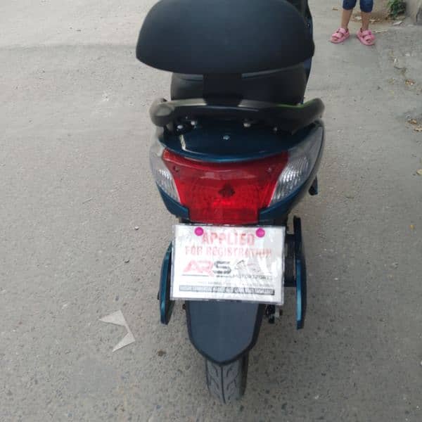 Electric scooty for sale brand new condition 4