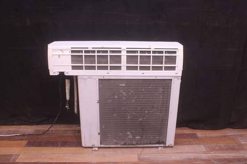 Haier 2 ton Split ac with gas Locked. Excellent condition 4