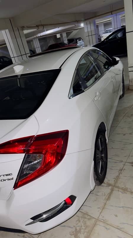 Honda Civic VTi Oriel UG top of the line 4