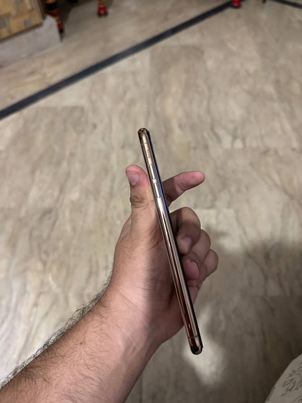 iPhone Xs Max 64 gb PTA 2