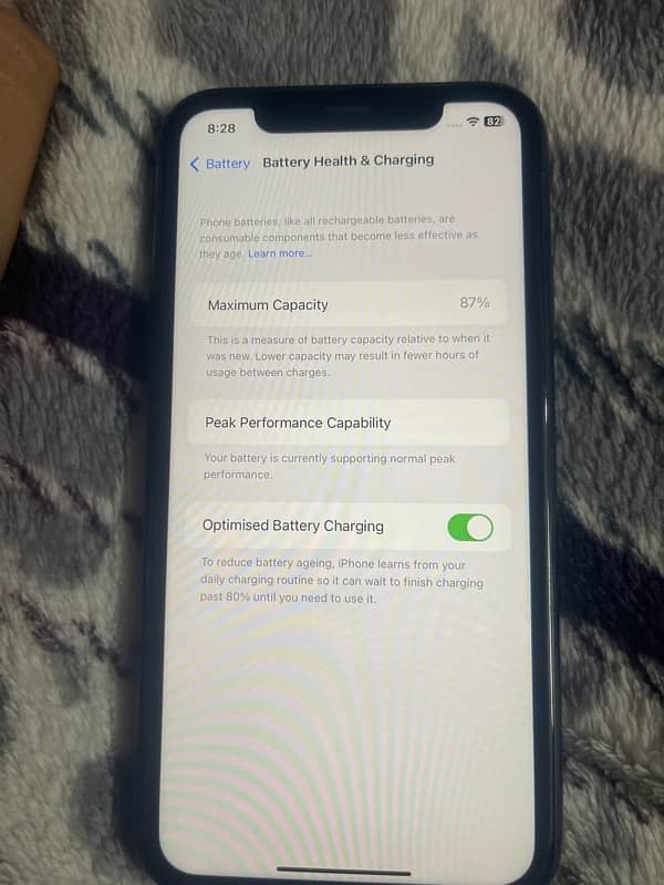 iPhone XR in very nice condition water pack 3