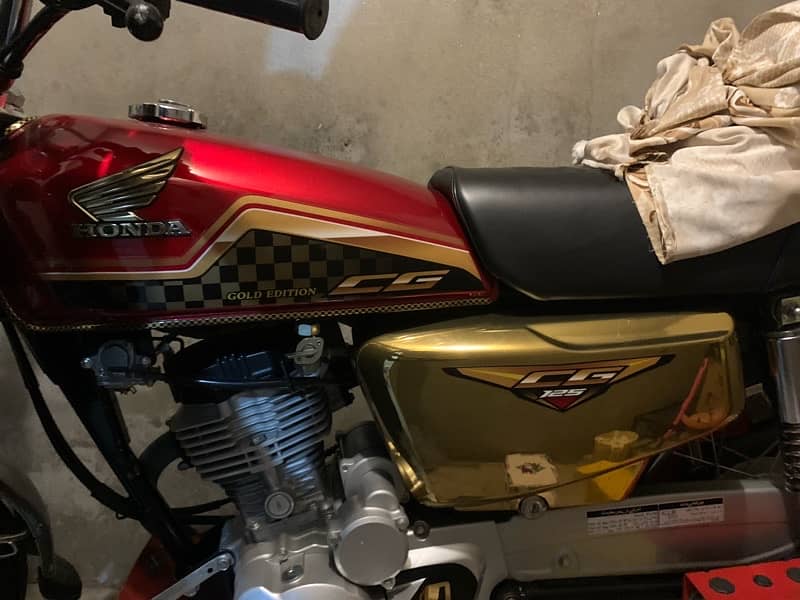 Honda 125 self Gold edition 4