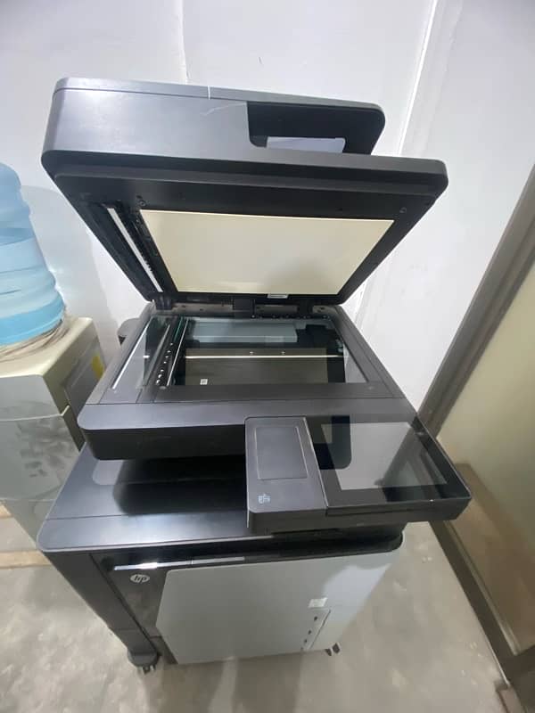 HP leaser jet coper M 880 0