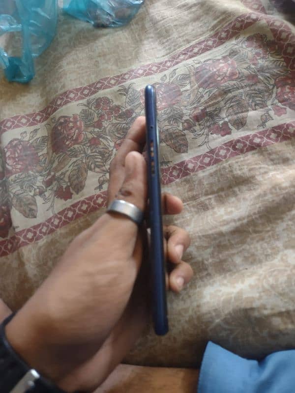 Samsung A10s 2/32 pta approve glass crack condtion dekh lo pic me 6