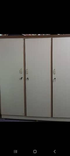 Cupboard 3 doors