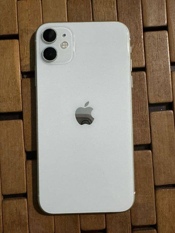 Iphone 11 white 64 gb condition 10/10 Non pta 0