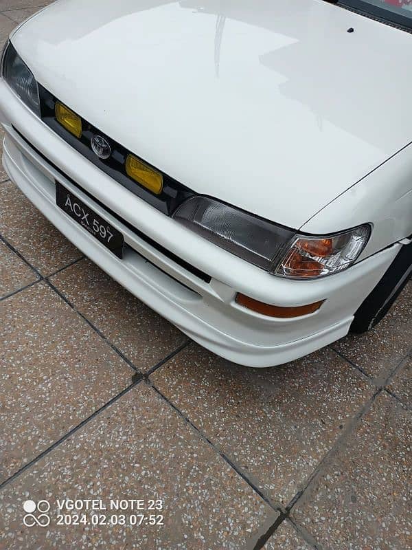 Toyota Corolla XE 2000 3