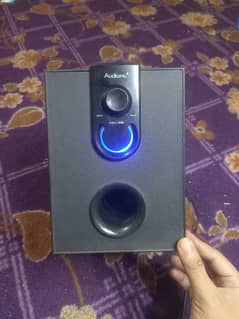 Adonic speaker