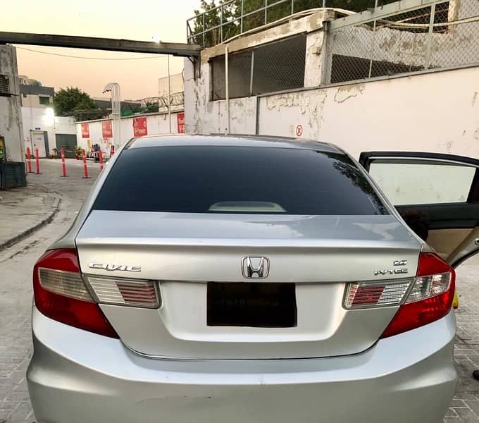 Honda Civic VTi 2015 4