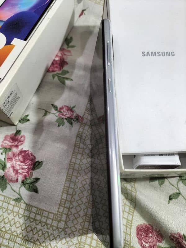 Samsung Galaxy A31 for sale in good condition4/128 3