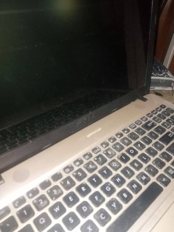 ASUS LAPTOP 500GB 2