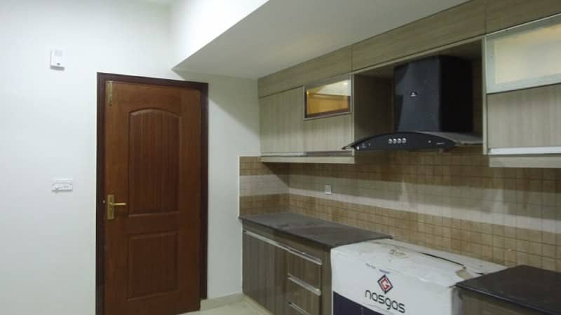 10 Marla 3 Bed Flat For Rent Askari 11 Lahore 24