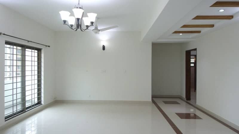 10 Marla 3 Bed Flat For Rent Askari 11 Lahore 25