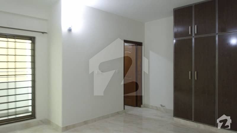 10 Marla 3 Bed Flat For Rent Askari 11 Lahore 16