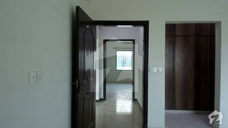 10 Marla 3 Bed Flat For Rent In Askari 11 Lahore 2