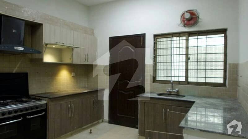 10 Marla 3 Bed Flat For Rent In Askari 11 Lahore 24