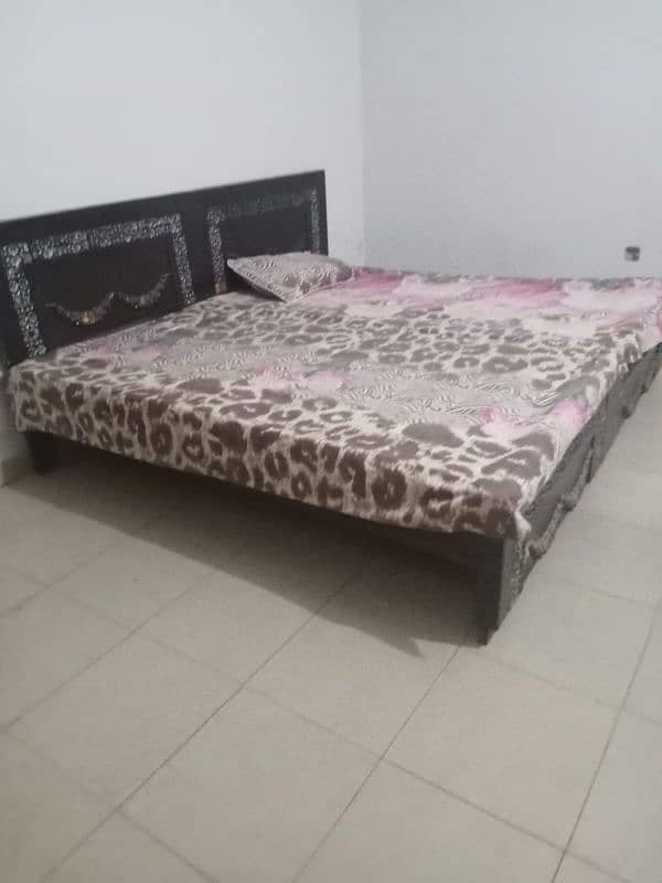 single 2 beds in good condition 2