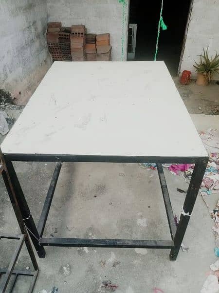 IRON TABLE 3+4 5