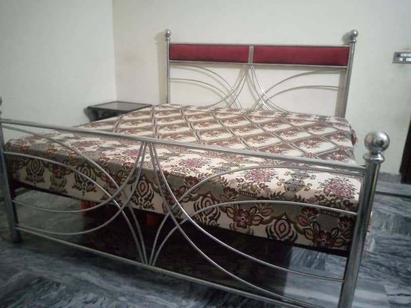 double iron bed 4