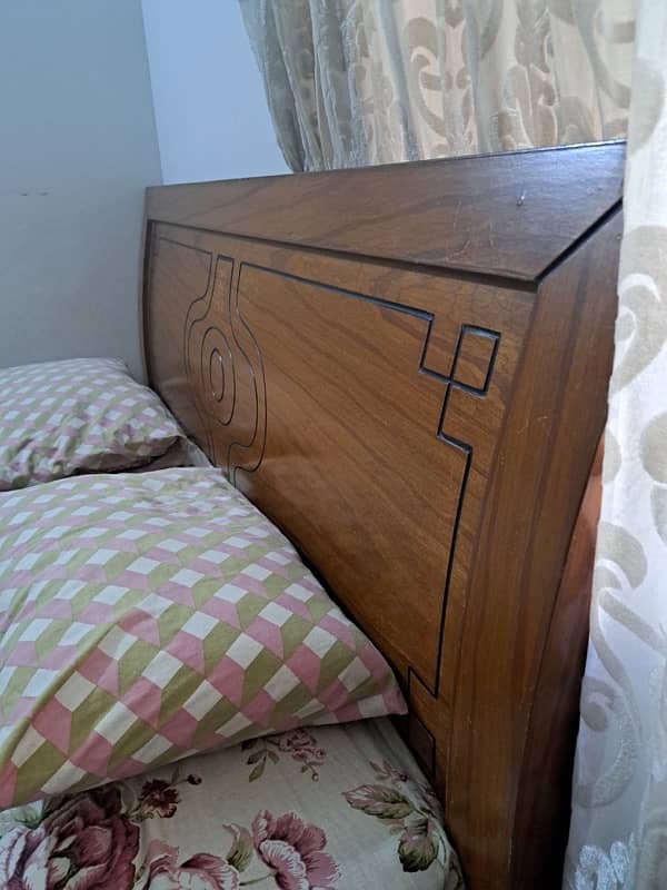 king size wooden bed for sell 0