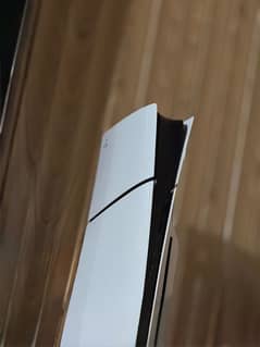 ps5 slim 1tb with 2 controllers 10/10 condition