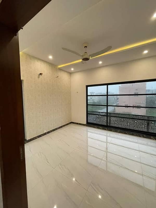 8 Marla House Is Available For Sale On Easy Instalments In Bahria Orchard Lahore 0