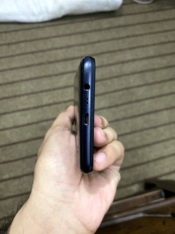 Realme C21 5