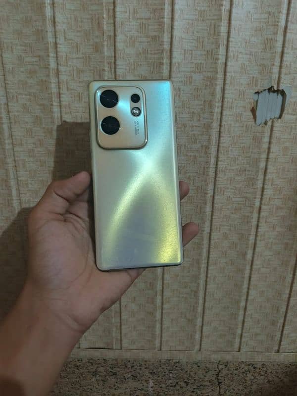 Infinix zero 30,8gb ,256gb,10 by 10,with box 0