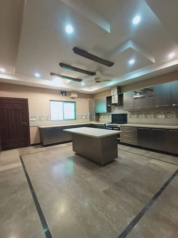 Kanal Upper Portion With Gass Available For Rent In Bahria Enclave Islamabad 8