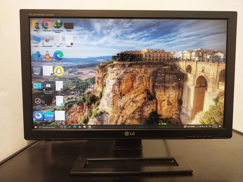 LG 24 inch Wide Format LCD 0