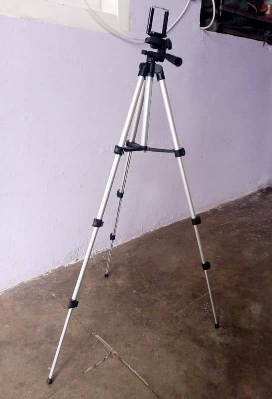 Tripod 5