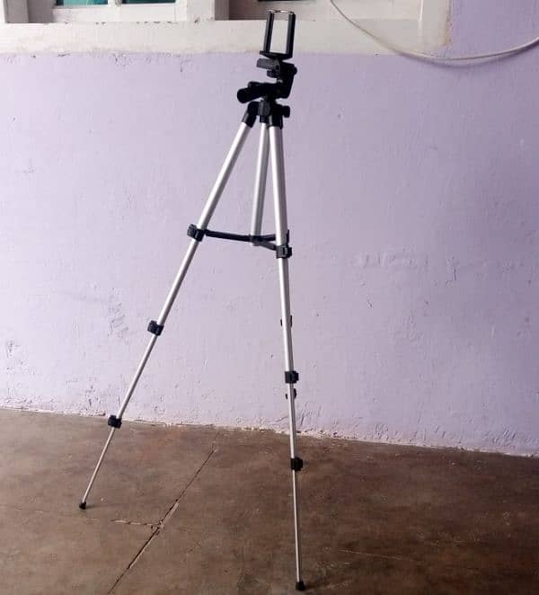 Tripod 6