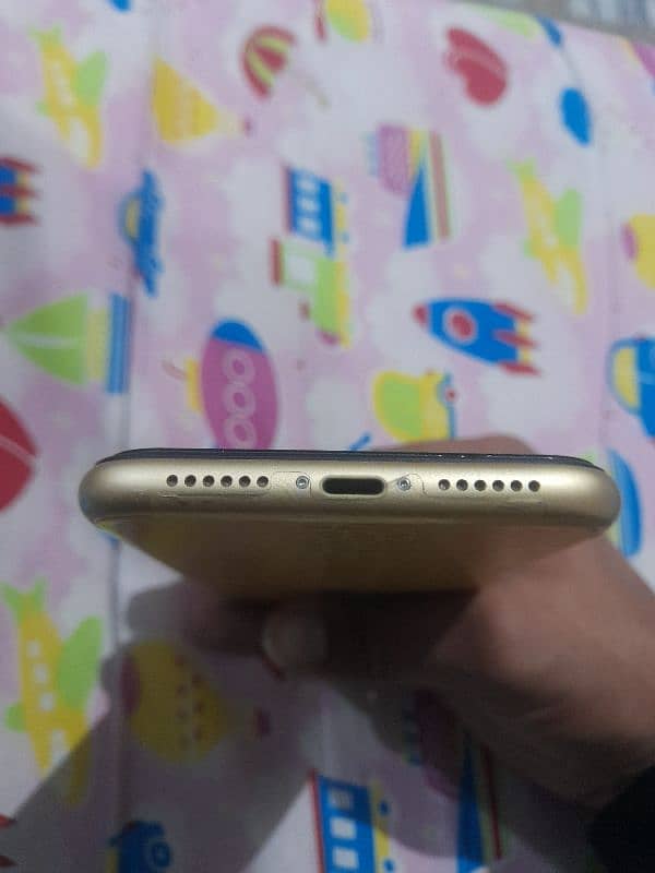 selling phone 8