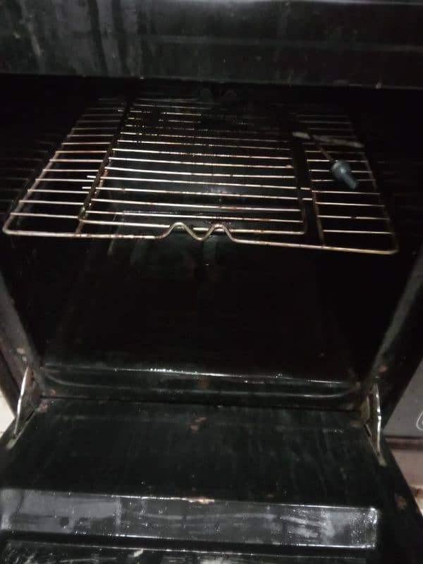 5 Burners Cooking range for sale 4