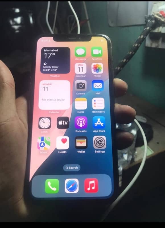 iPhone 11 Pro 03007046793 warps 03242472209 seld bord ha 10