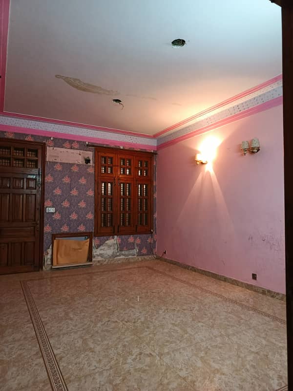 Iqbal Town : 1 Kanal House For Rent Rachna Block 5