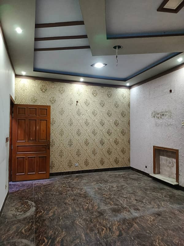 Iqbal Town : 1 Kanal House For Rent Rachna Block 8